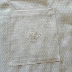 Détail poche brodée